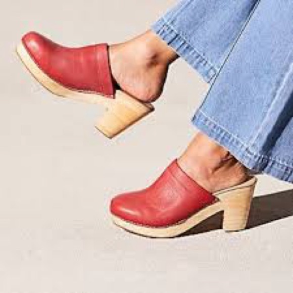 Free People Shoes - Free People Highland Park Snake Clog in Orange